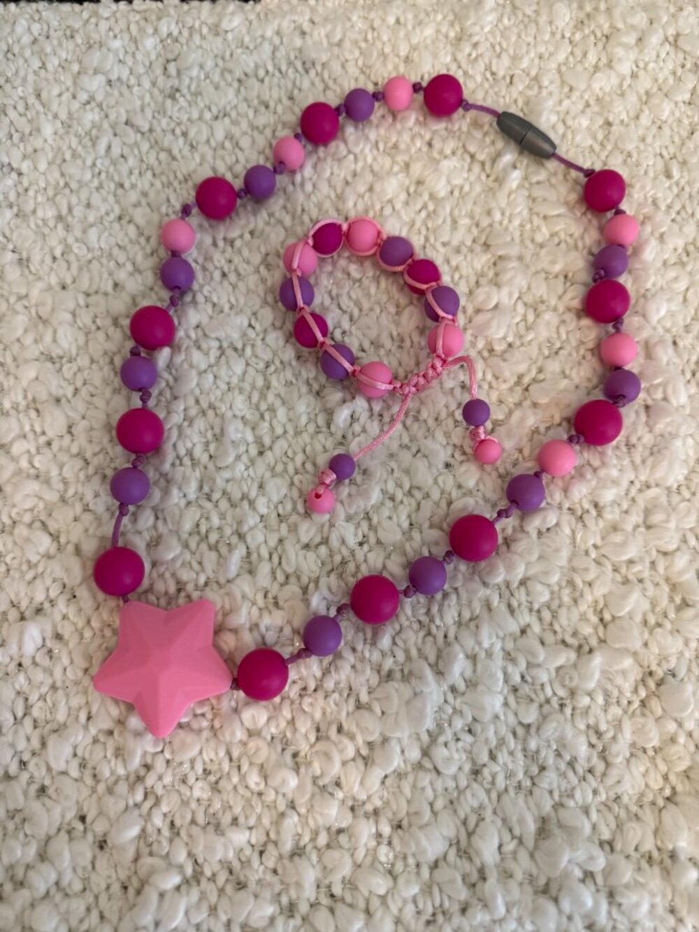 Munchables Sensory Chewable Jewelry - 4 Necklaces and 1 Bracelet